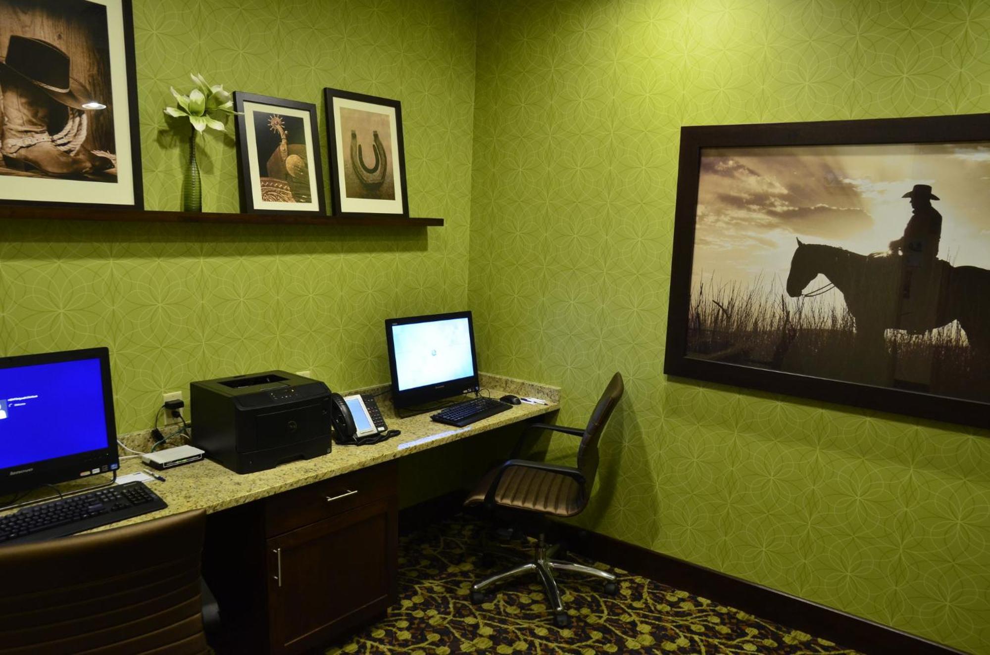 Holiday Inn Express Belgrade-Bozeman Area By Ihg Экстерьер фото